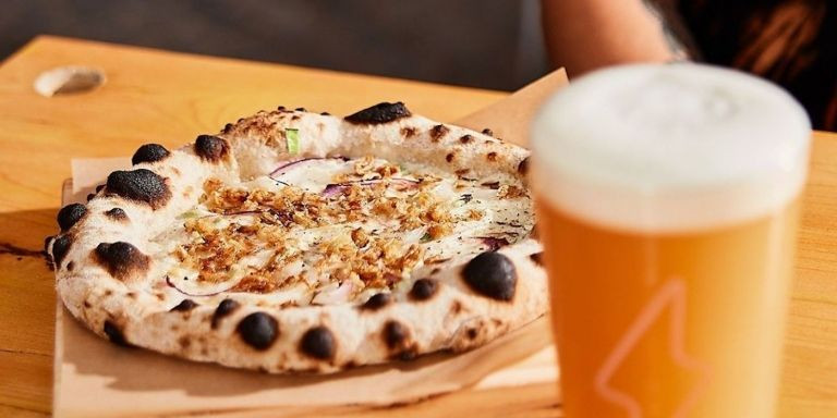 Pizza y cerveza artesanales en Garage Beer Poblenou / INSTAGRAM