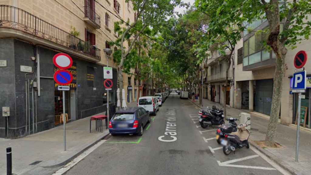 Calle de Vallespir de Sants, una de las que se ha quedado sin luz por el suministro de Endesa / GOOGLE MAPS