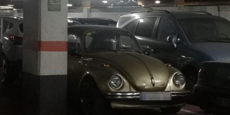 Un coche clásico tipo 'cucaracha' estacionado en la planta -1 / CEDIDA