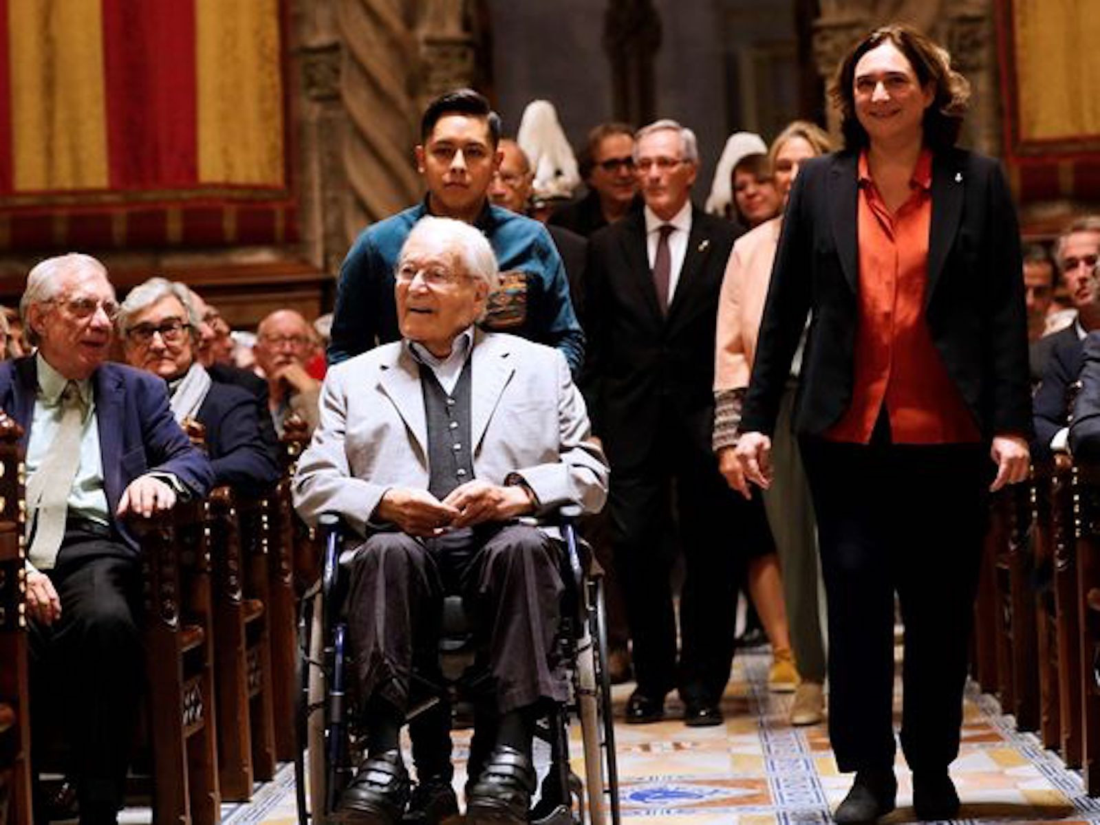 Oriol Bohigas, junto con Ada Colau, en el Ayuntamiento / EFE - QUIQUE GARCÍA