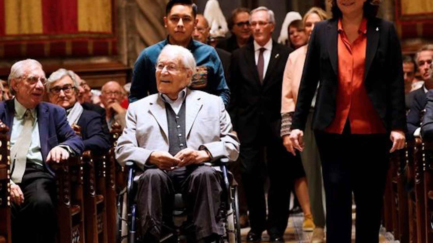 Oriol Bohigas, junto con Ada Colau, en el Ayuntamiento / EFE - QUIQUE GARCÍA