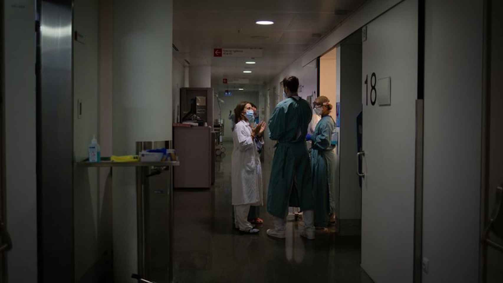 Imagen del pasillo de una UCI en el Hospital de Sant Pau / EUROPA PRESS