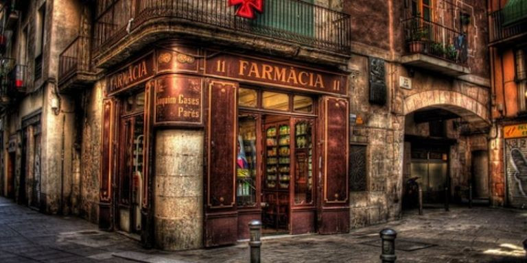 Exterior de la farmacia Agramonte, conocida como de la Lana / AYUNTAMIENTO DE BARCELONA