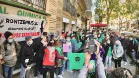 Activistas antidesahucios celebran que han frenado el desalojo en Gràcia / TWITTER