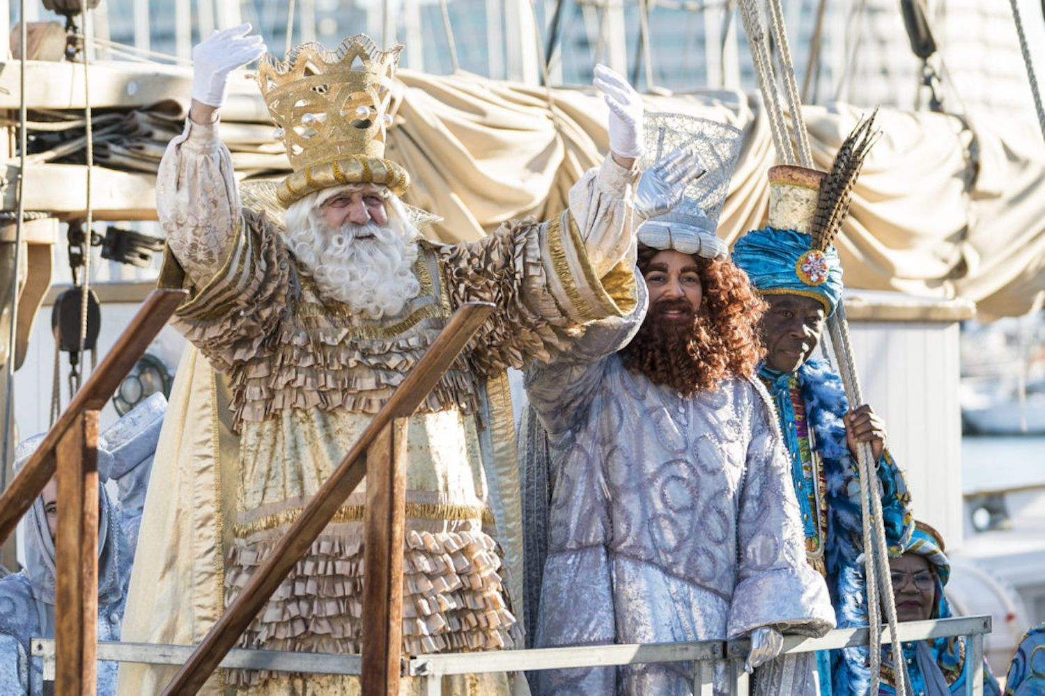 Los Reyes Magos, antes de la cabalgata de Barcelona en una edición anterior / AYUNTAMIENTO DE BARCELONA