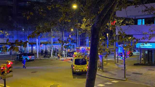 Una ambulancia del SEM en un accidente en una imagen de archivo / METRÓPOLI