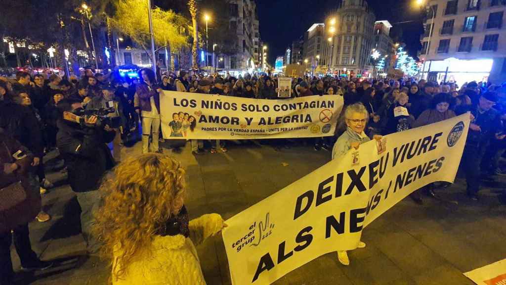 Manifestación contra el pasaporte covid en Barcelona / @ANTONIO_VGC