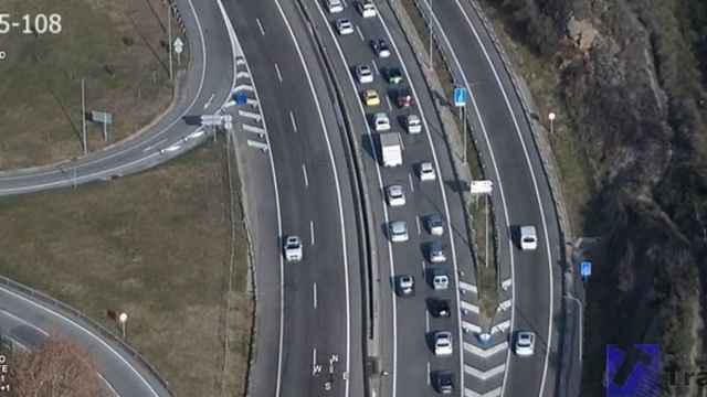 Retenciones en una carretera del área de Barcelona / TRÀNSIT