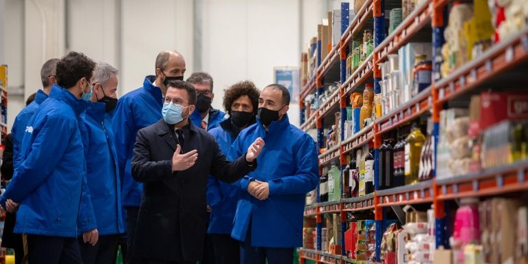 El presidente de la Generalitat, Pere Aragonès, en la planta de Caprabo / CEDIDA