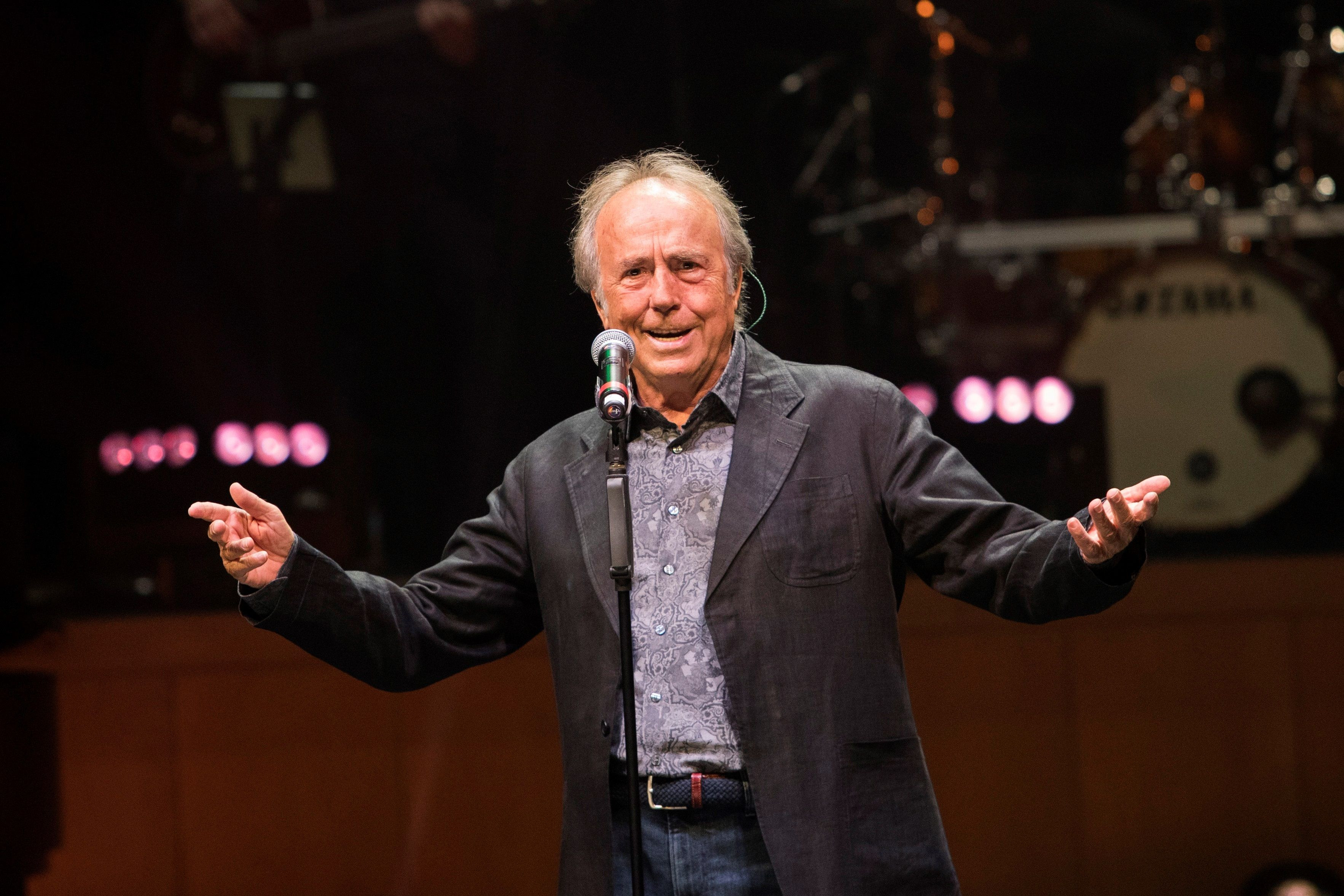 Joan Manuel Serrat durante un concierto / EFE