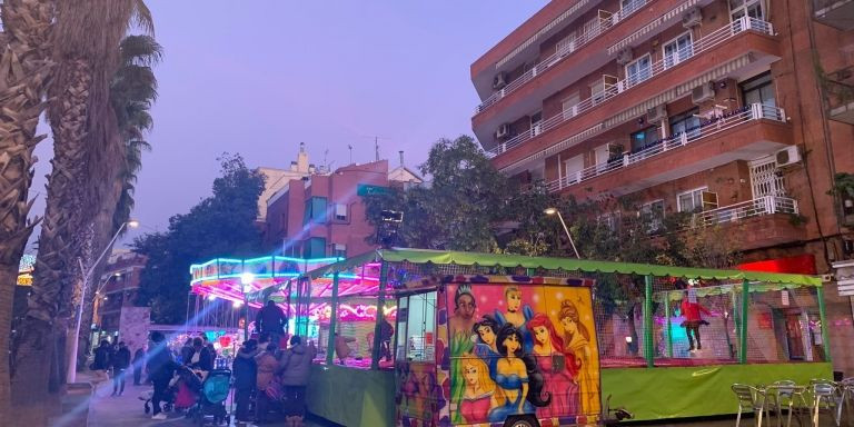 La feria infantil de la plaza del Rellotge donde se sitúa la prostitución / METRÓPOLI