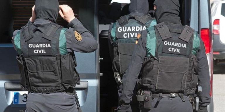 Agentes de la Guardia Civil en una operación antidroga / EFE