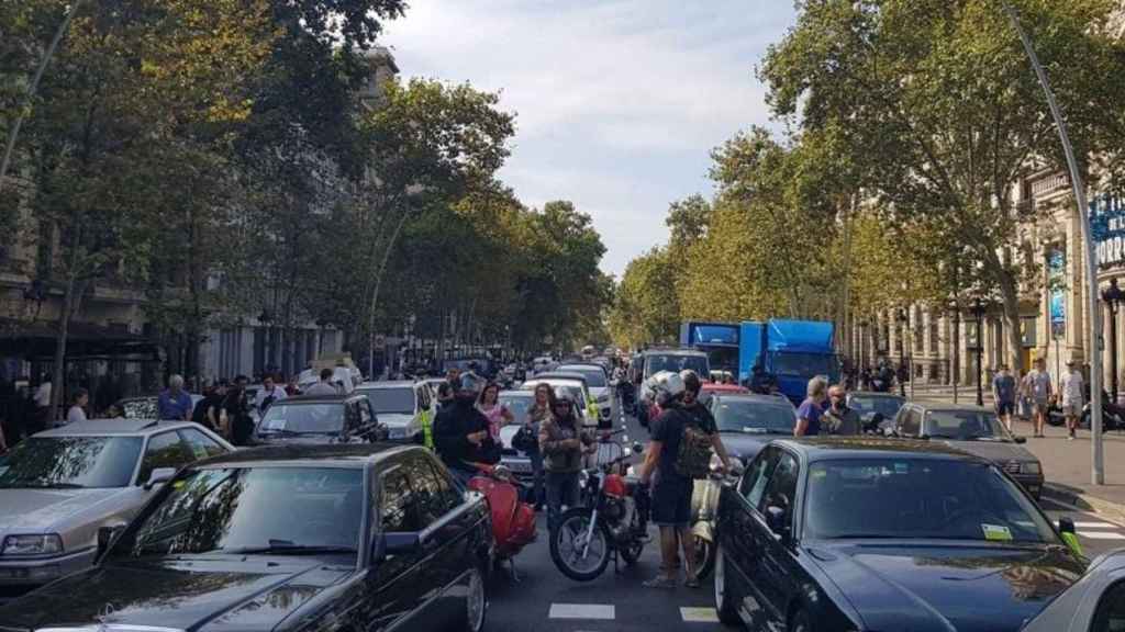 Movilización en Gran Via de les Corts Catalanes contra la ZBE / PARC