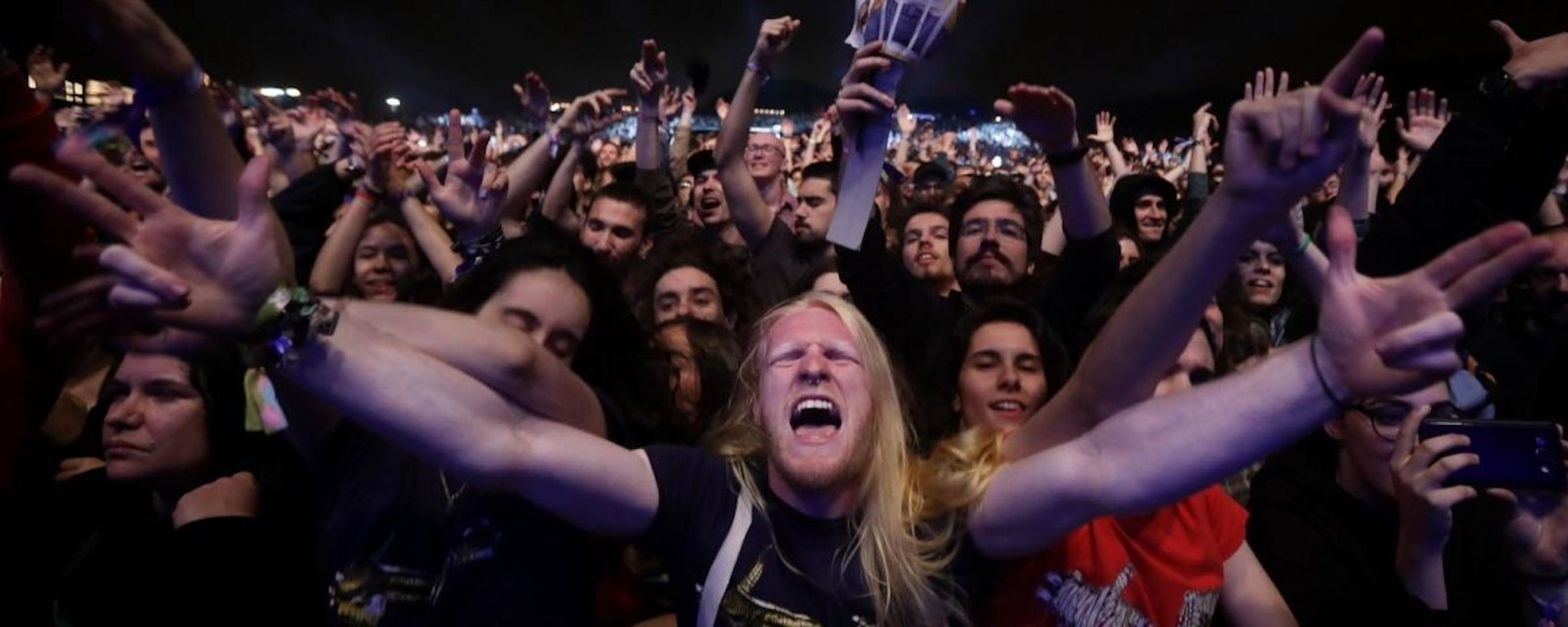 Jóvenes festivaleros, extasiados, en el Primavera Sound | EFE