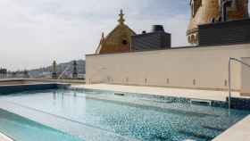 Piscina del Rooftop bar del hotel ME Barcelona