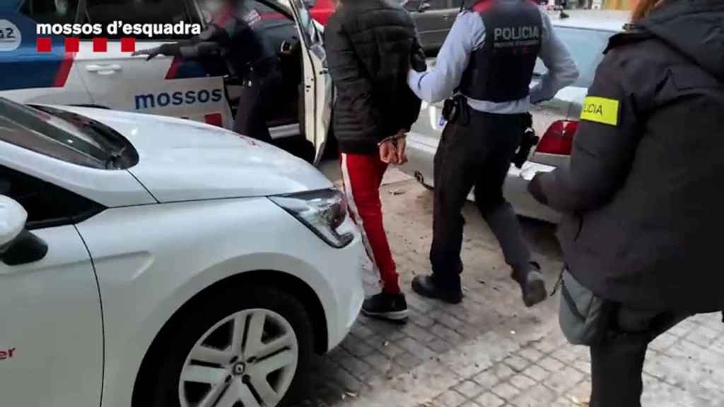 Uno de los detenidos por robar en escuelas del área de Mataró / MOSSOS D'ESQUADRA