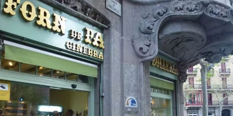 Exterior del Forn de Pa Ginebra / GINEBRA