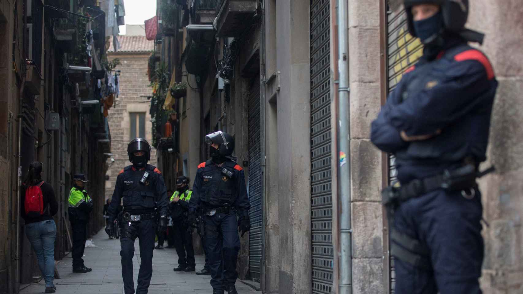 Operacion contra los narcopisos de Barcelona en octubre de 2018 / EFE - QUIQUE GARCÍA