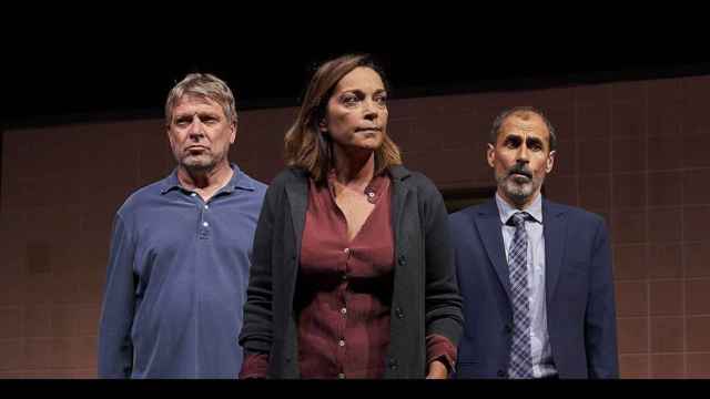 Tres de los protagonistas de la obra teatral de Cesc Gay '53 Diumenges' / TEATRE ROMEA