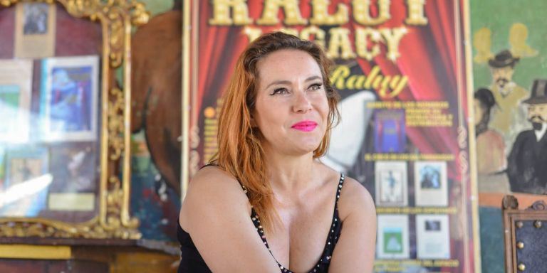 Louisa Raluy, hija del fallecido Lluís Raluy, en la carpa del circo / CLÀUDIA NÚÑEZ