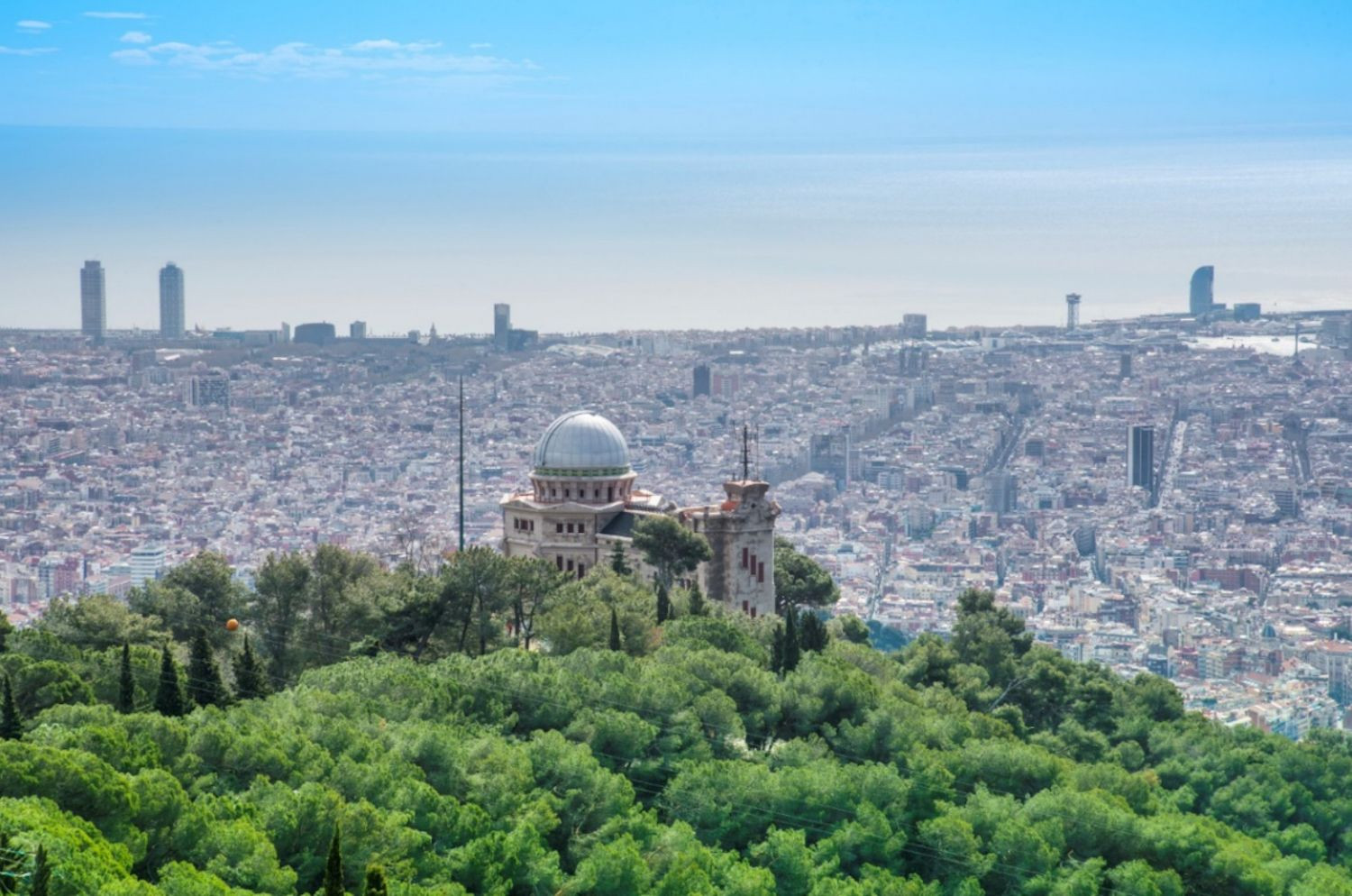 Vista panorámica de Barcelona, con el cielo despejado / AYUNTAMIENTO DE BARCELONA