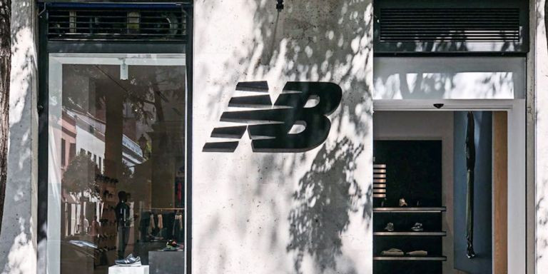 Exterior de un comercio de New Balance