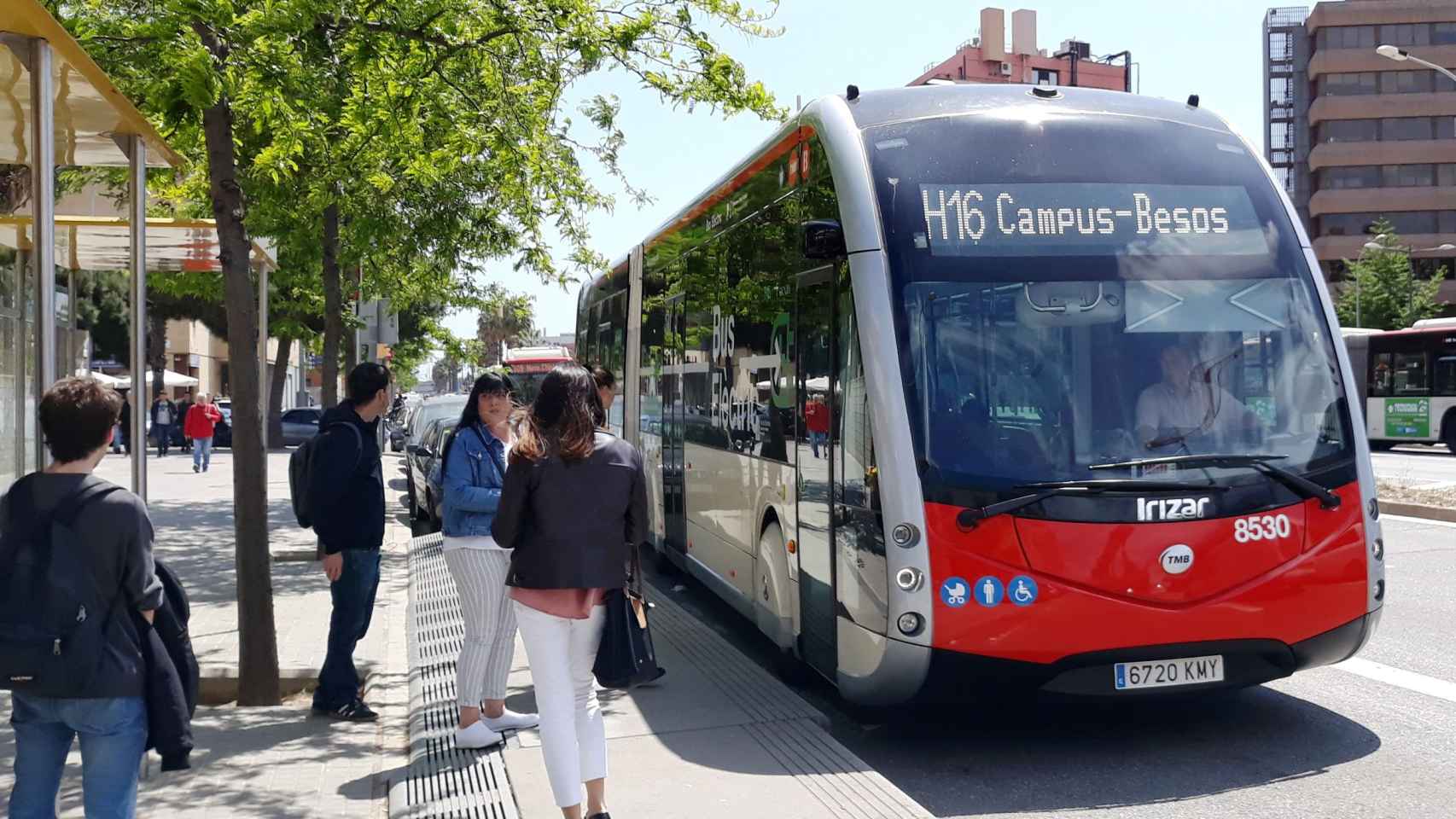 Un bus de la línea H16 de TMB / TMB