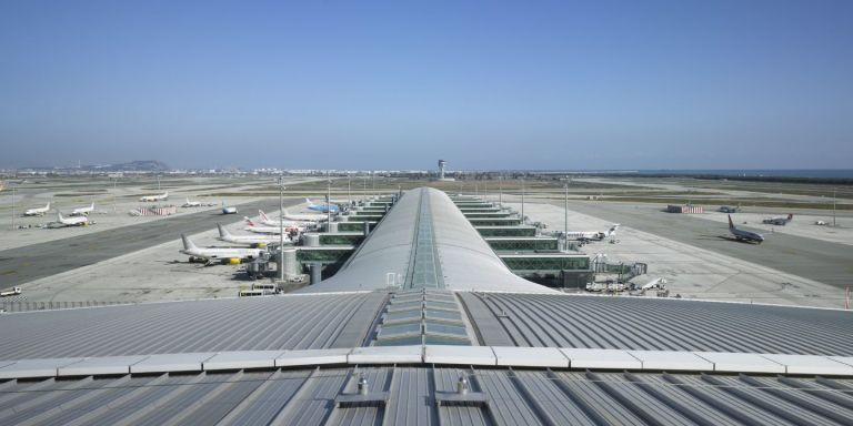 La T1 del Aeropuerto del Prat tiene forma de espada / RICARDO BOFILL TALLER D'ARQUITECTURA