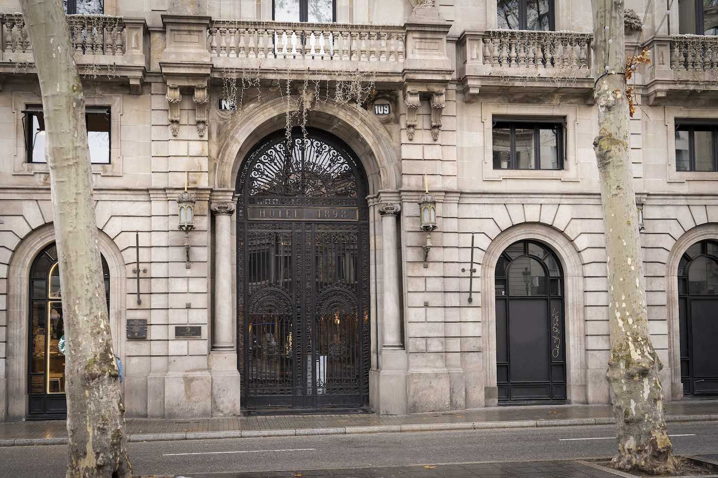 Fachada del hotel 1898 en la Rambla / INMA SANTOS