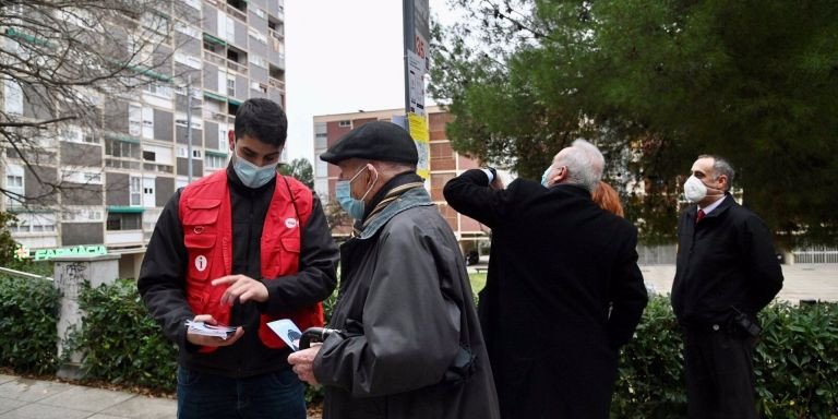 TMB y el Ayuntamiento de Barcelona inician la campaña informativa para explicar el despliegue del bus a demanda /TMB