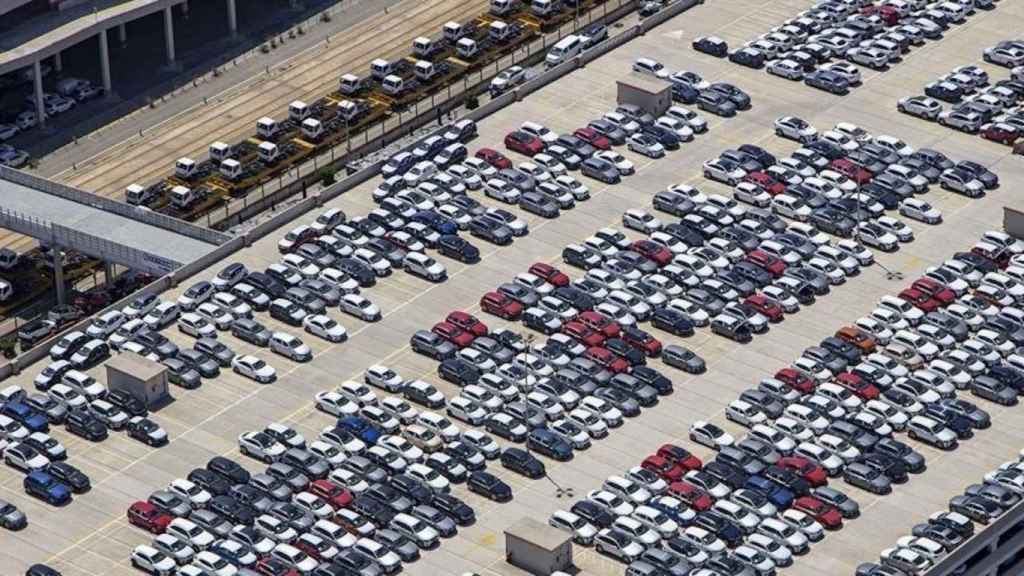 Coches descargados en el Port de Barcelona / PORT DE BCN