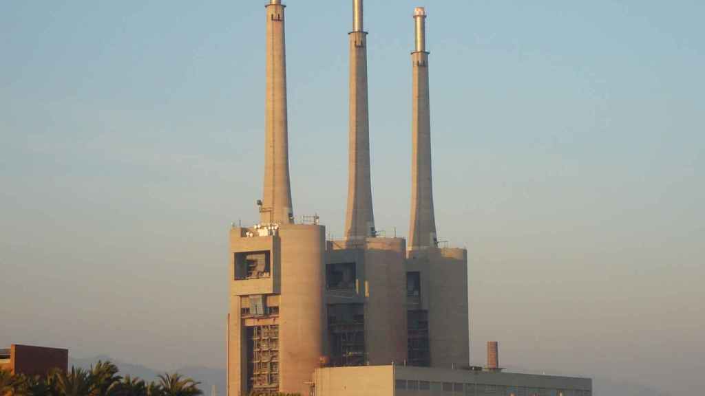 Tres Chimeneas de Sant Adrià de Besòs / WIKI