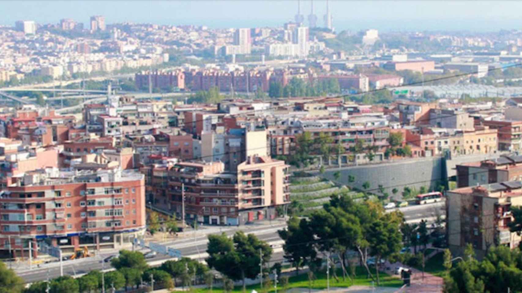 El eje del Besòs, en Barcelona, con las Tres Ximeneies al fondo / AYUNTAMIENTO DE BARCELONA