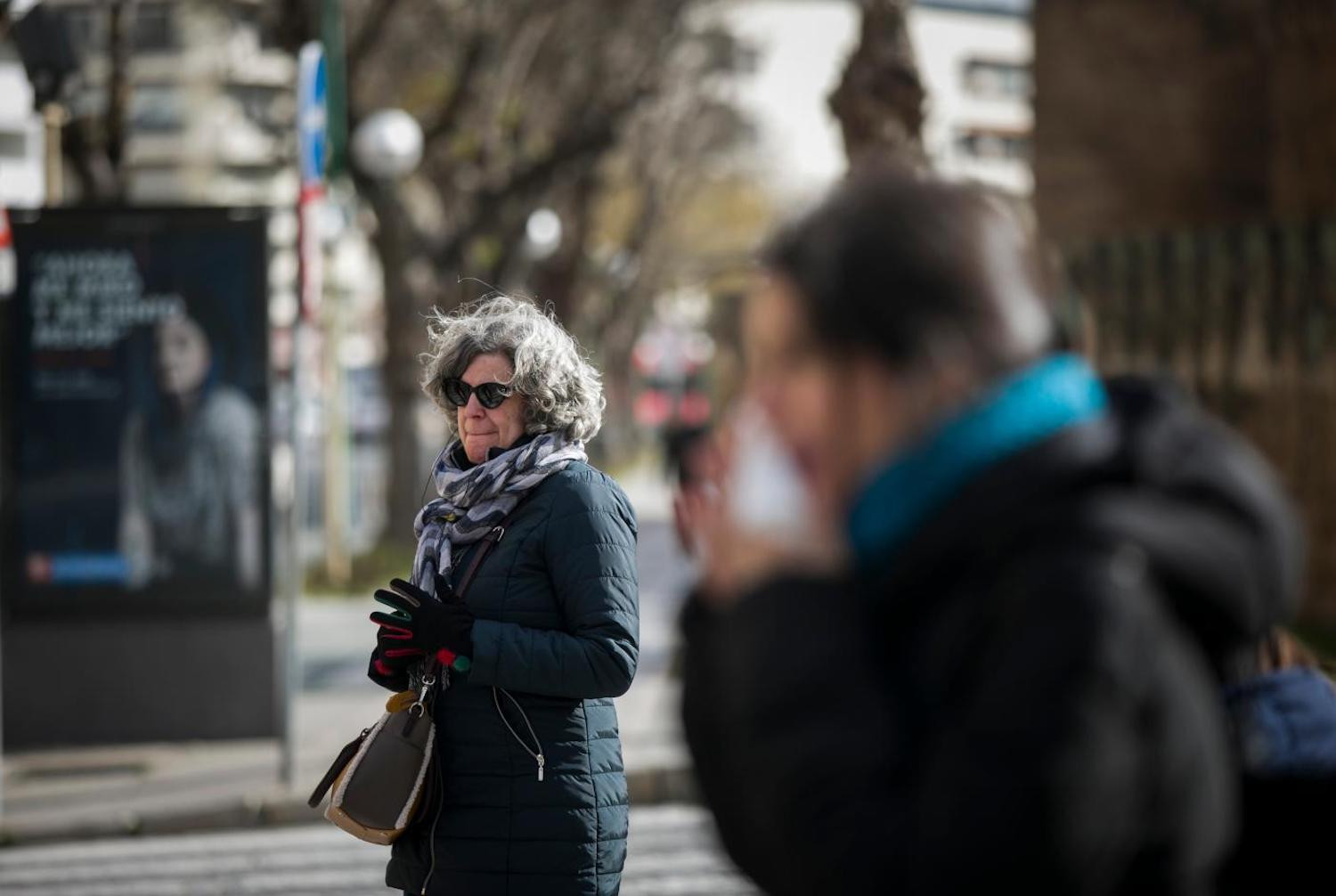 Una mujer muy abrigada en un día de frío / EUROPA PRESS