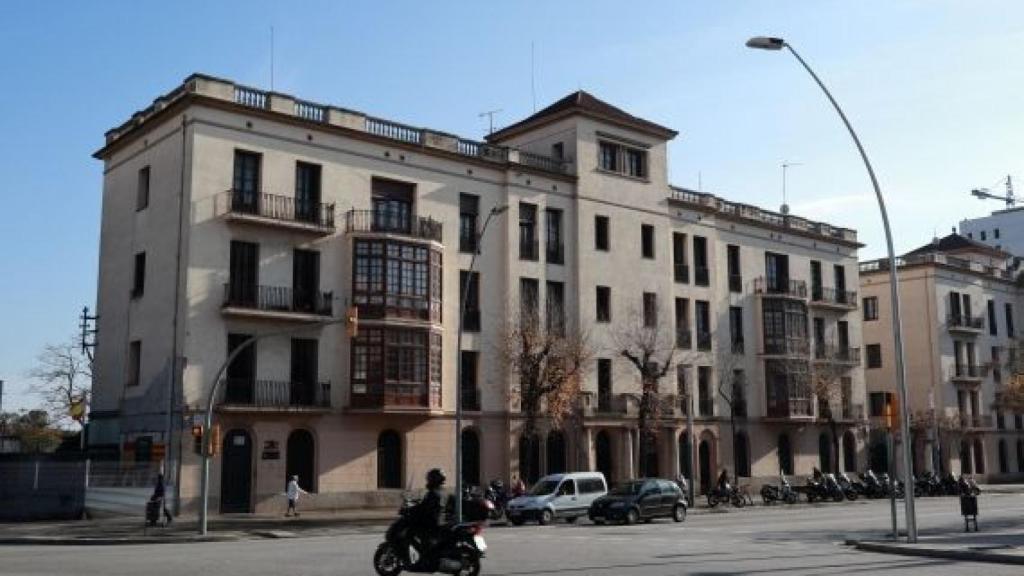 Edificio de las casernas donde están los legionarios