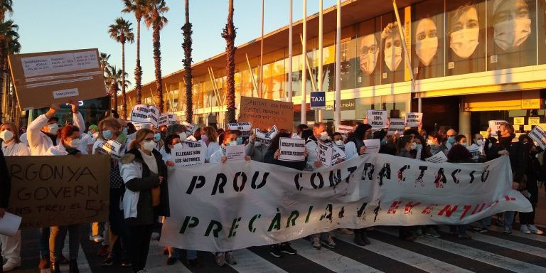 Más imágenes de la manifestación de sanitarios frente al Hospital del Mar / CGT SANIDAD BARCELONA