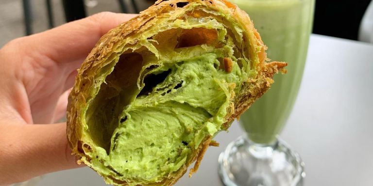 Croissant de té verde de Takashi Ochiai / INSTAGRAM