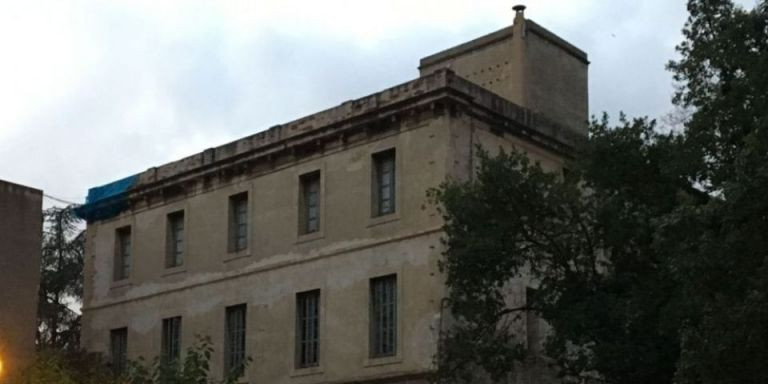 Edificio de Can Capellanets, en Les Corts / RP