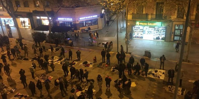 La ronda de Sant Antoni, llena de vendedores ambulantes / CEDIDA 