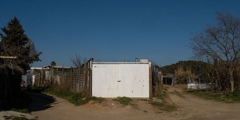 Entrada a una casa en el poblado de chabolas de Montcada / PABLO MIRANZO