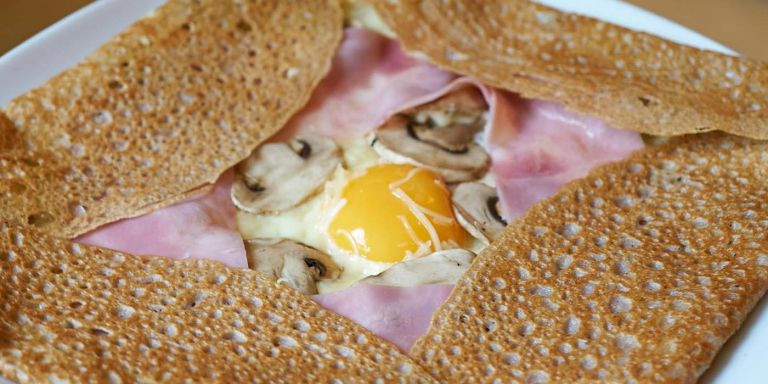 Crepe de jamón dulce, champiñones y huevo de Creps Barcelona / INSTAGRAM