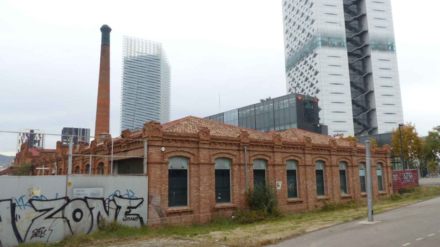 La fábrica Godó i Trias, en L'Hospitalet, donde los promotores del Hermitage planean un museo inmersivo / DIPUTACIÓ DE BCN