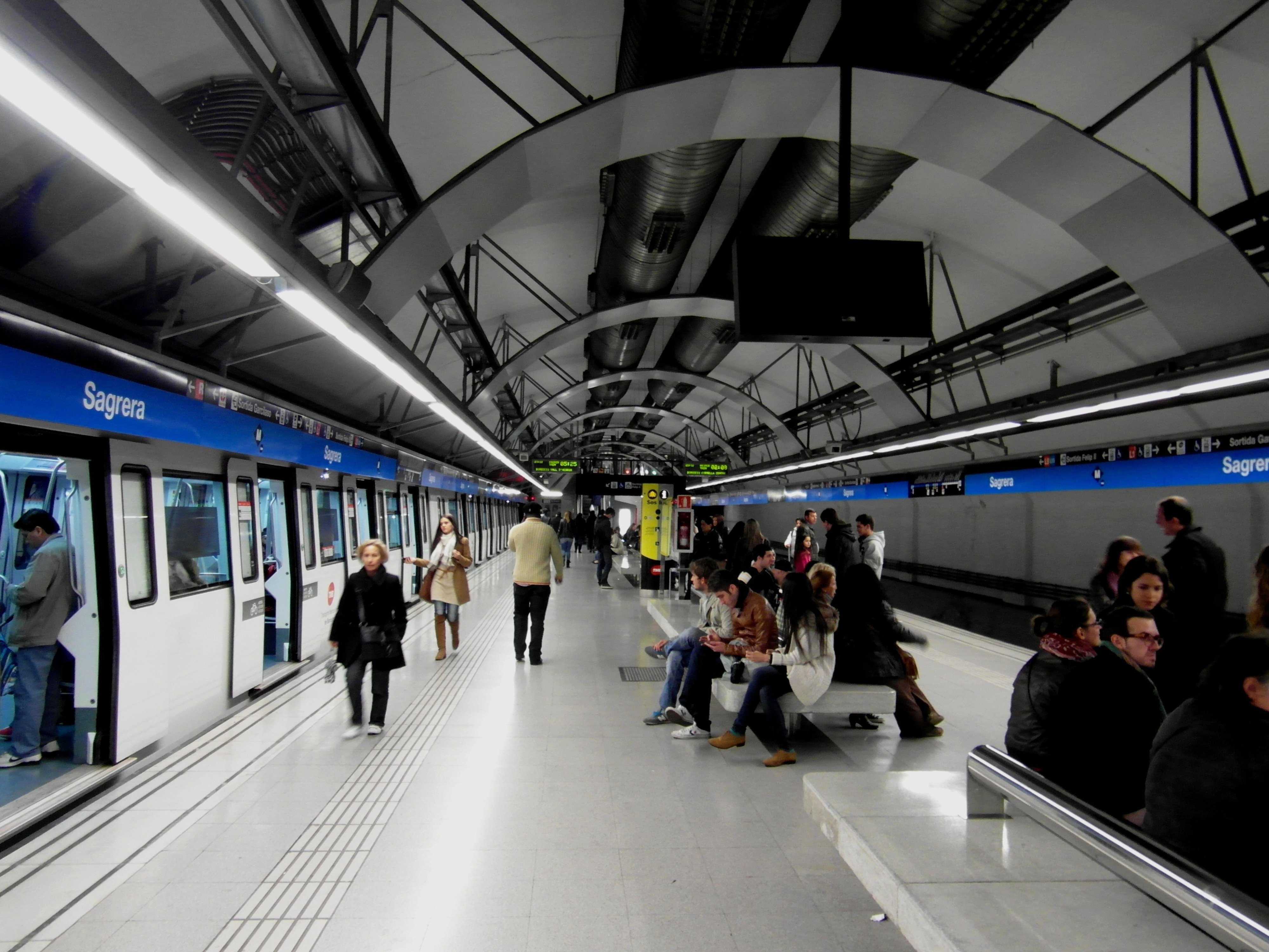 Estación de la Sagrera de la línea 5 del metro de Barcelona
