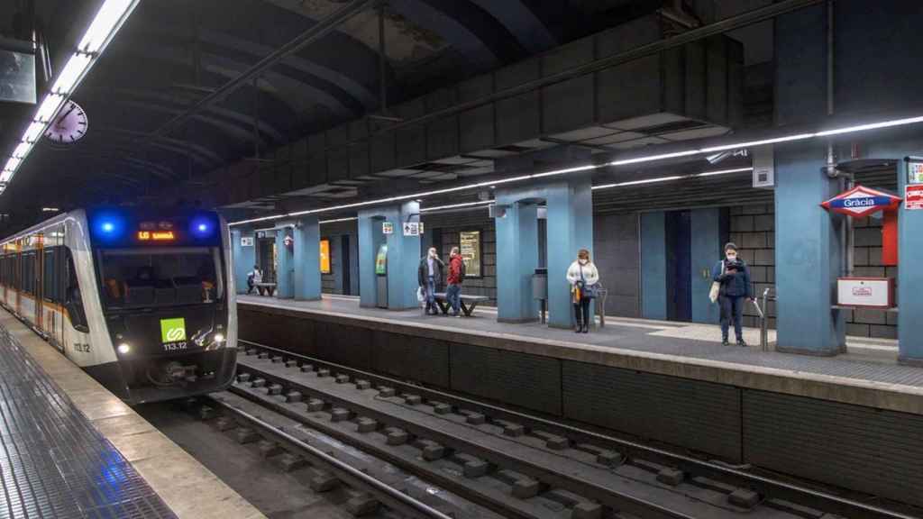 Estación de FGC de Gràcia, en Barcelona. - FGC