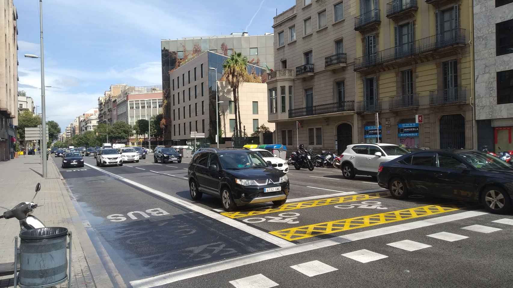 Carril bus de la calle de Aragó / METRÓPOLI - JORDI SUBIRANA