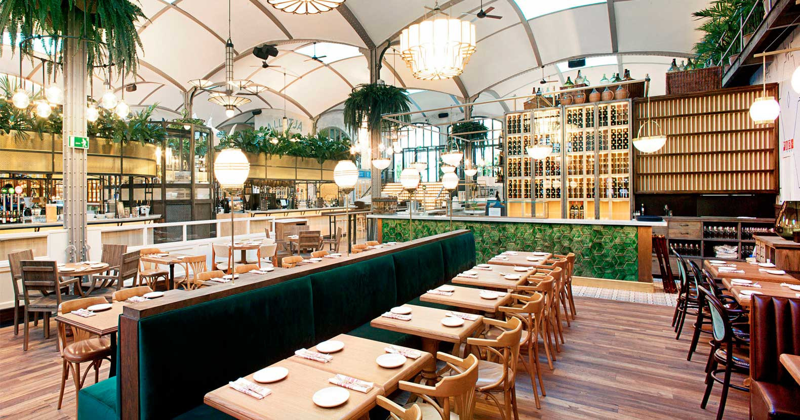 Interior del restaurante Nacional de Barcelona, ubicado en Paseo de Gràcia