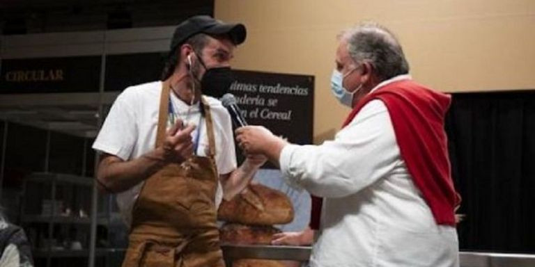 Jordi Gabaldà, chef de L’Immoral Sandwich Club, durante la entrega del premio