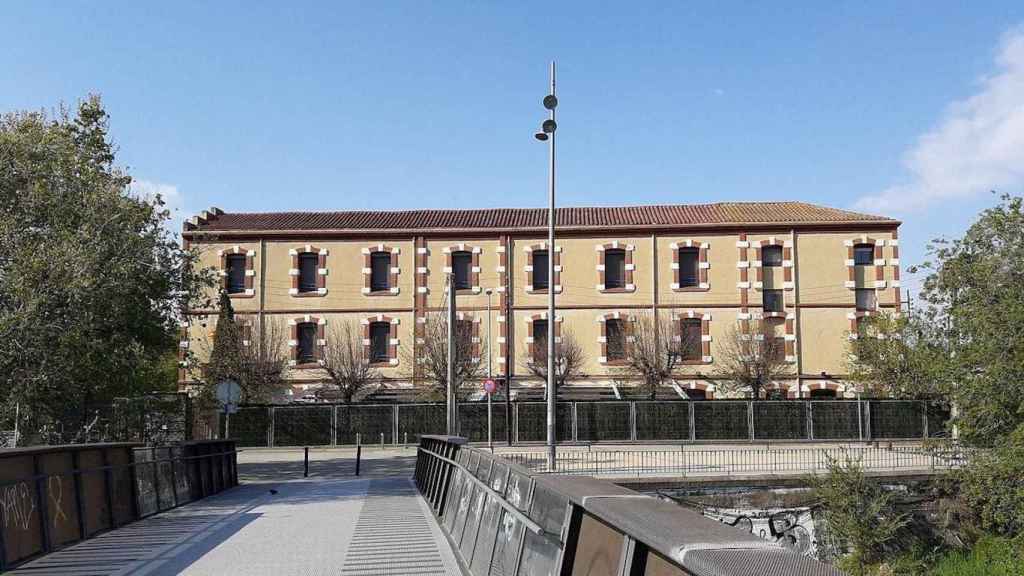 Fachada del colegio La Salle Montcada, donde el docente supuestamente llevó a cabo abusos sexuales a menores / LA SALLE