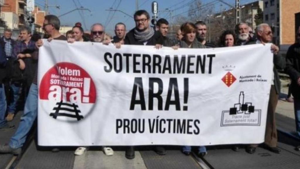 Protesta por el soterramiento del tren en Montacada i Reixac /