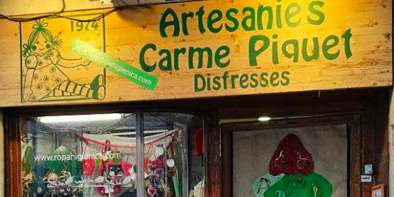 Artesanies Carme Piquet, que vende y confecciona disfraces en Barcelona / GOOGLE MAPS